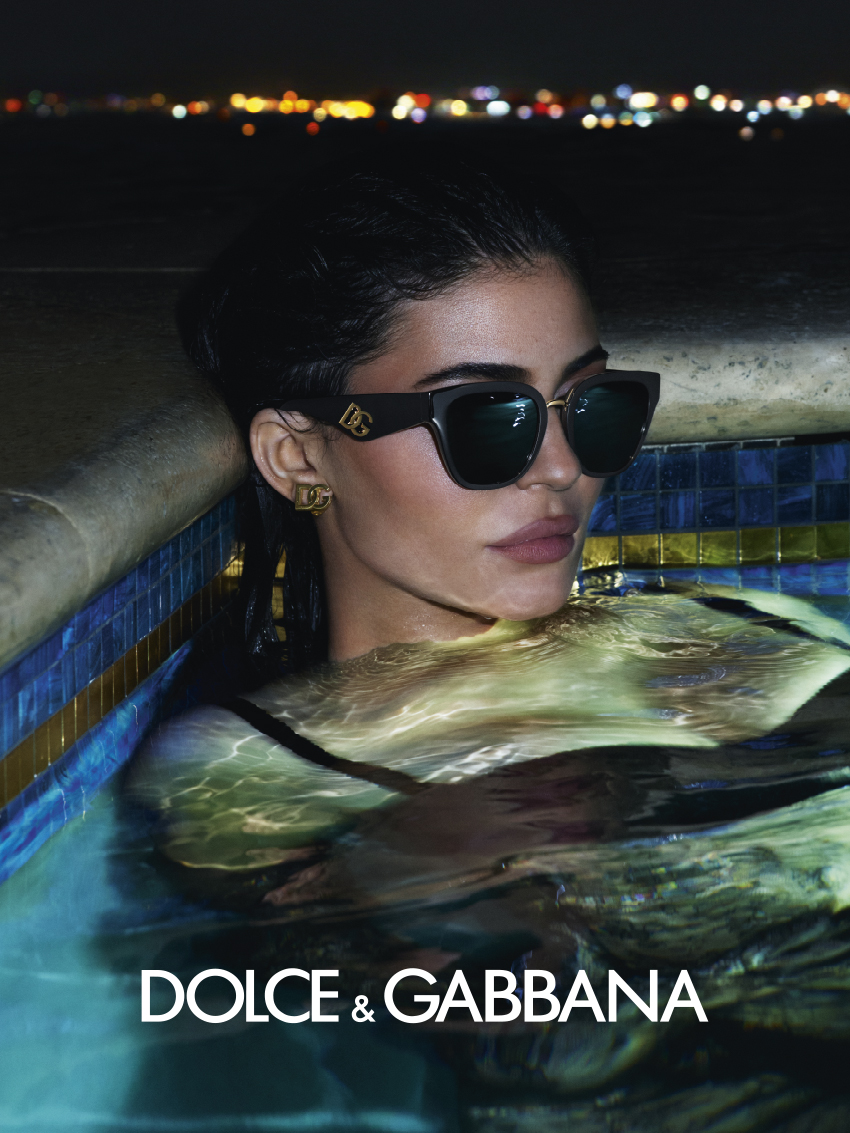 Kylie Jenner a okuliare Dolce&Gabbana